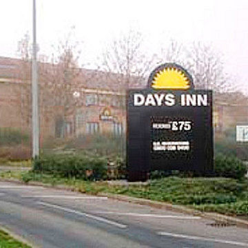 סטאנסטד מאונטפיצ'ט Days Inn Stansted Bishop'S Stortford מראה חיצוני תמונה